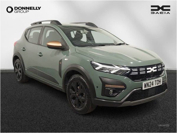 Dacia Sandero Stepway , Petrol, 2024, Green