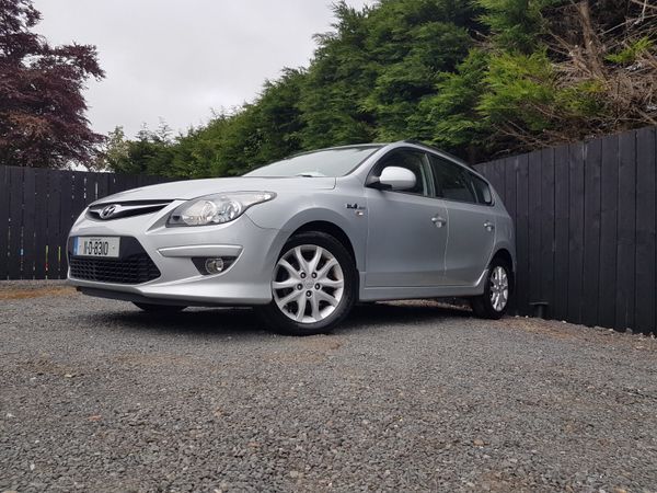 Hyundai i30 Estate, Diesel, 2011, Silver