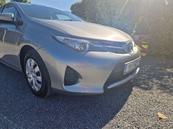 Toyota Auris MPV, Petrol, 2015, Grey