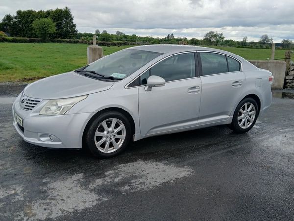 Toyota Avensis Saloon, Diesel, 2009, Silver