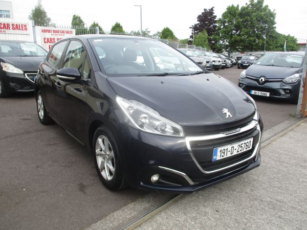 Peugeot 208 Hatchback, Petrol, 2019, Blue