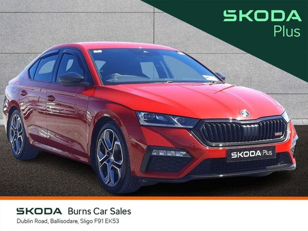 Skoda Octavia Saloon, Diesel, 2021, Red