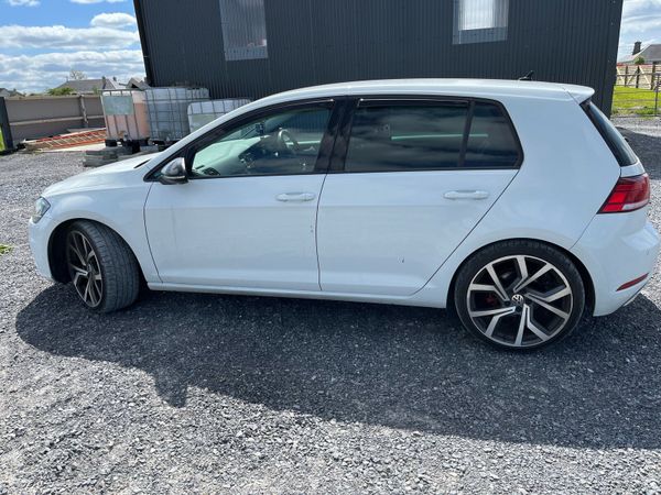 Volkswagen Golf Estate, Petrol, 2020, White