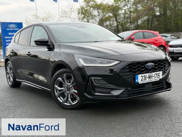 Ford Focus Hatchback, Petrol Hybrid, 2023, Black