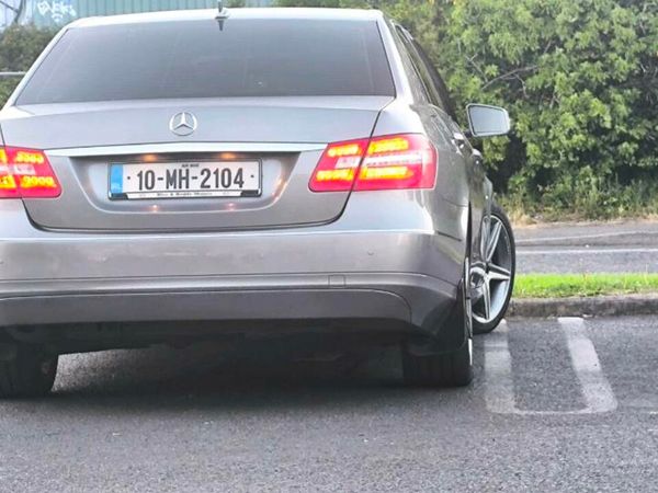 Mercedes-Benz E-Class Saloon, Diesel, 2010, Silver