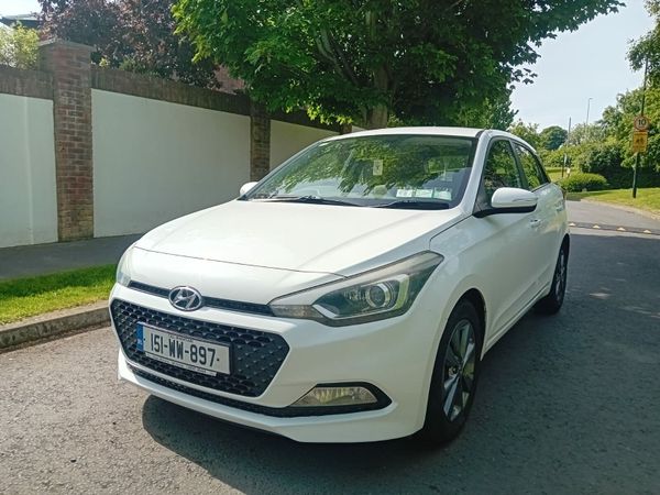 Hyundai i20 Hatchback, Diesel, 2015, White