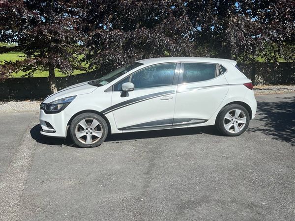 Renault Clio Hatchback, Diesel, 2018, White