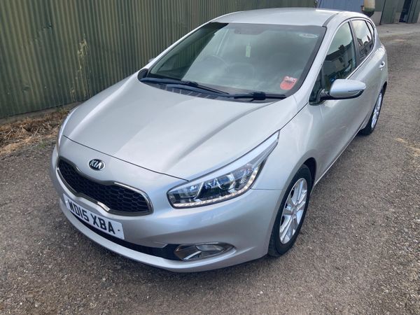 Kia Ceed Hatchback, Diesel, 2015, Silver