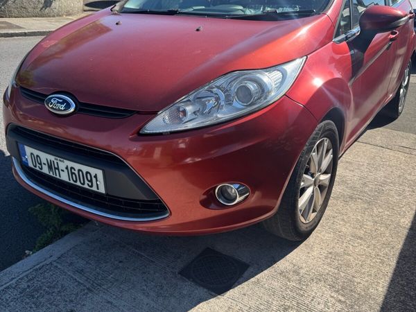 Ford Fiesta Hatchback, Diesel, 2009, Red