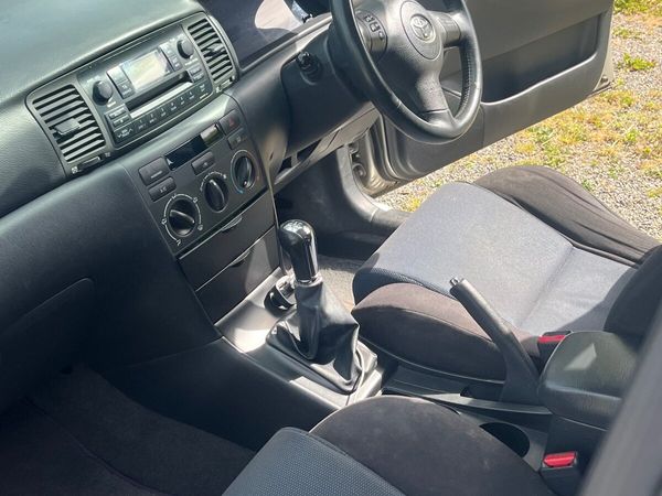 Toyota Corolla Hatchback, Petrol, 2004, Silver