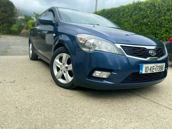 Kia Ceed Hatchback, Diesel, 2010, Blue