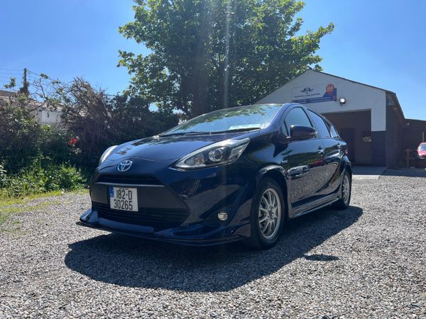 Toyota Aqua Hatchback, Petrol Hybrid, 2018, Navy