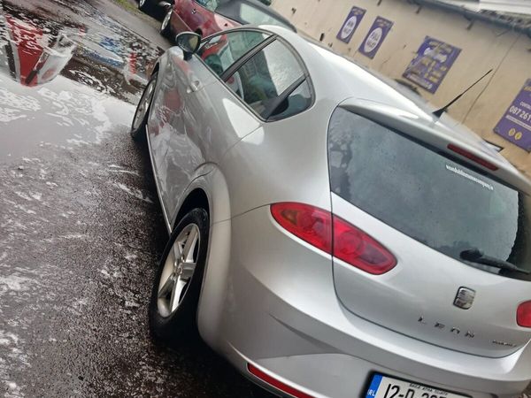 SEAT Leon Hatchback, Diesel, 2012, Silver