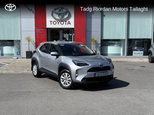 Toyota Yaris Hatchback, Petrol Hybrid, 2023, Grey