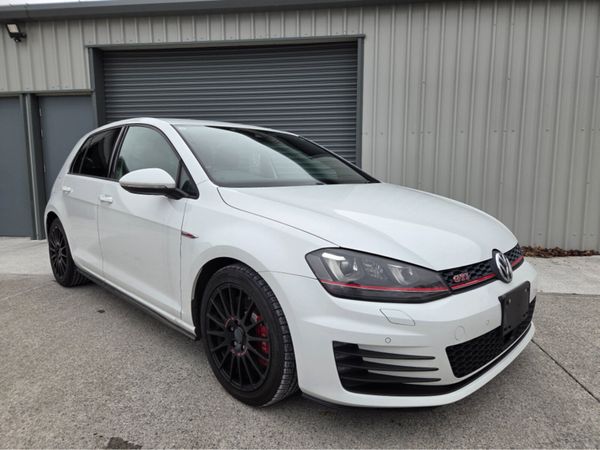 Volkswagen Golf Hatchback, Petrol, 2014, White