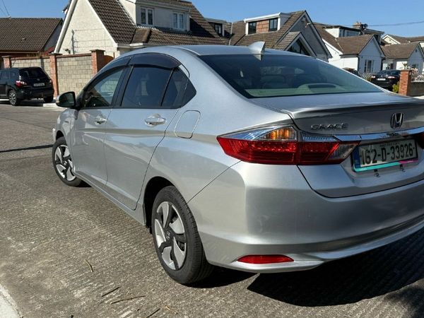 Honda Grace Saloon, Petrol Hybrid, 2016, Silver