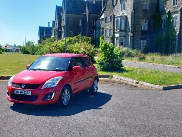 Suzuki Swift Hatchback, Petrol, 2014, Red