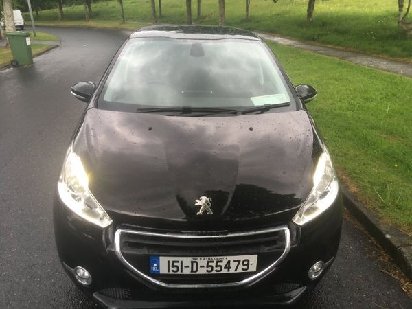 Peugeot 208 Hatchback, Petrol, 2015, Black