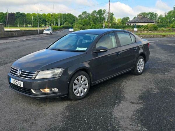 Volkswagen Passat Saloon, Diesel, 2011, Grey
