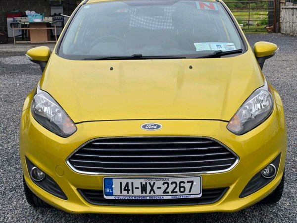 Ford Fiesta Hatchback, Petrol, 2014, Yellow