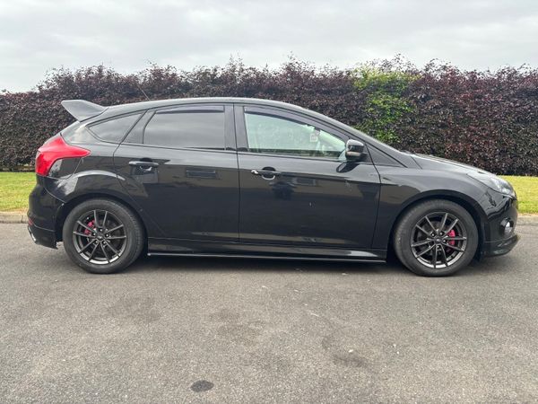 Ford Focus Hatchback, Diesel, 2014, Black