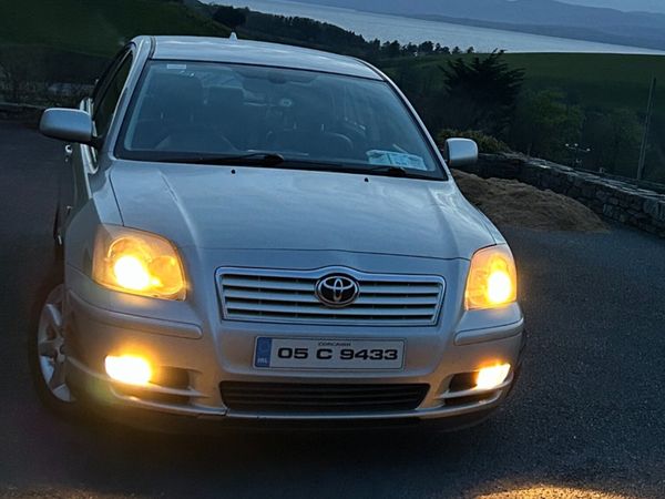Toyota Avensis Saloon, Petrol, 2005, Silver