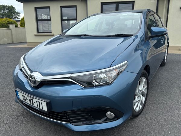 Toyota Auris Hatchback, Diesel, 2016, Blue