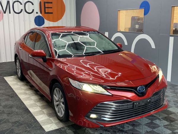 Toyota Camry Saloon, Petrol Hybrid, 2019, Red