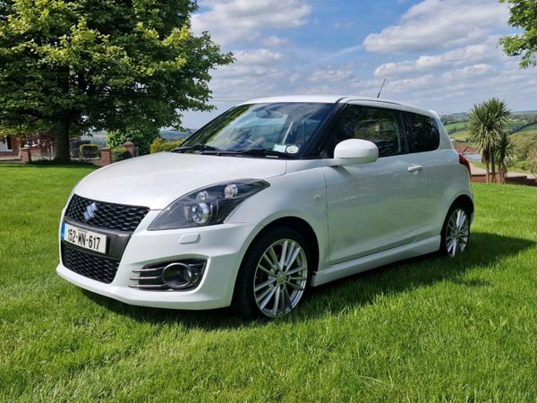 Suzuki Swift Hatchback, Petrol, 2015, White