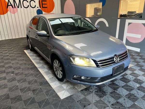 Volkswagen Passat Saloon, Petrol, 2012, Blue