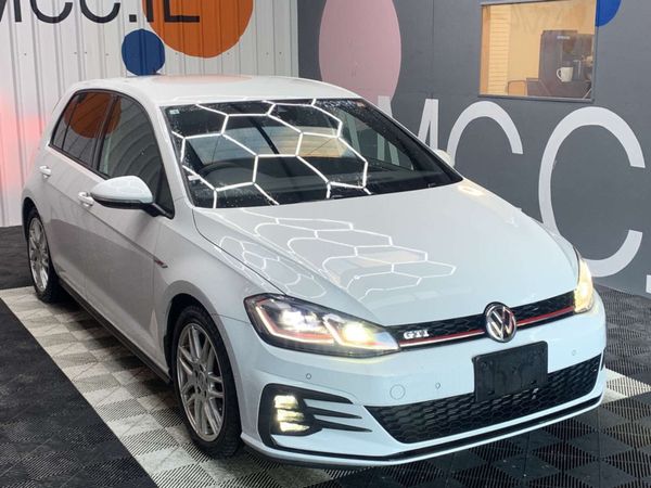 Volkswagen Golf Hatchback, Petrol, 2018, White