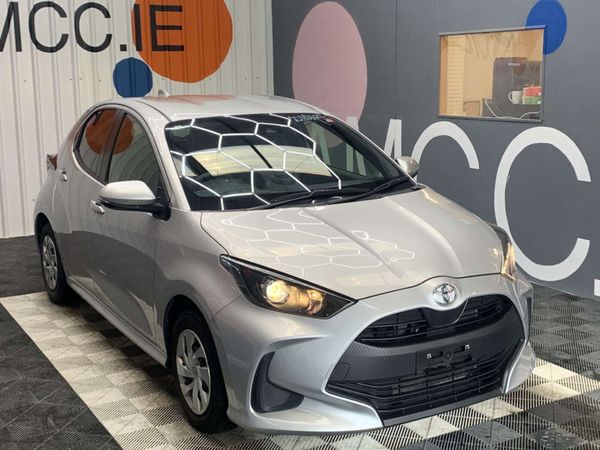Toyota Yaris Hatchback, Petrol Hybrid, 2021, Silver