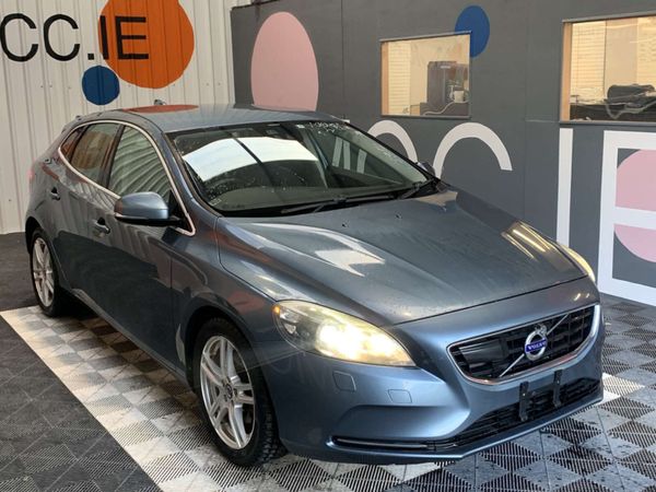 Volvo V40 Hatchback, Petrol, 2013, Blue