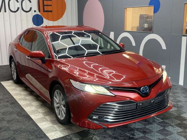 Toyota Camry Saloon, Petrol Hybrid, 2019, Red