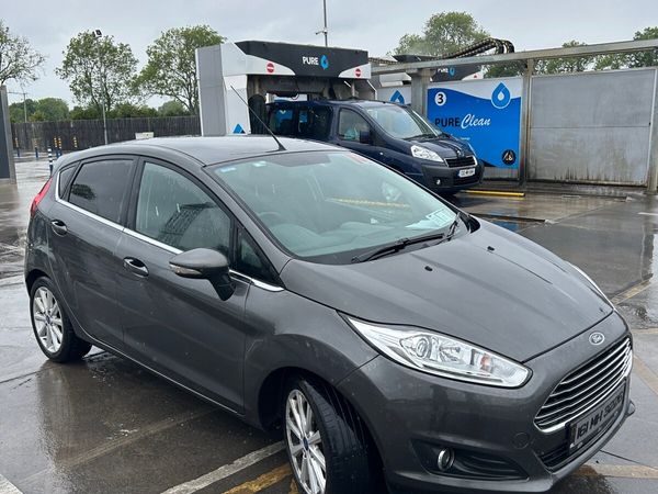 Ford Fiesta Hatchback, Petrol, 2016, Grey