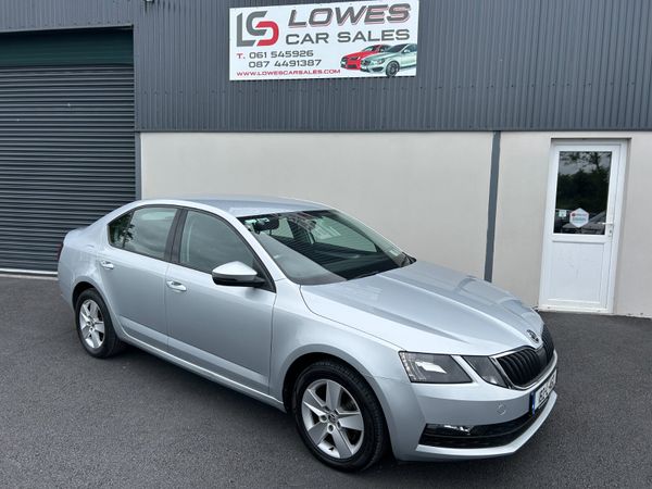 Skoda Octavia Saloon, Petrol, 2018, Grey