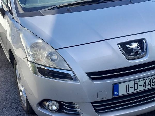Peugeot 5008 MPV, Diesel, 2011, Silver