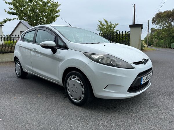 Ford Fiesta Hatchback, Petrol, 2011, White