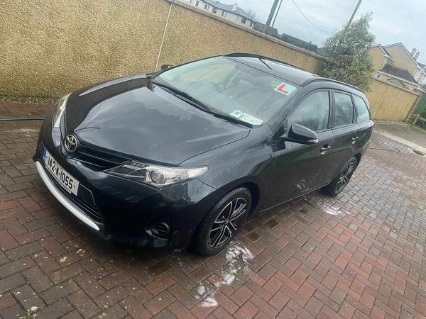 Toyota Auris Estate, Diesel, 2014, Grey