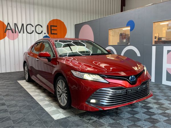 Toyota Camry Saloon, Petrol Hybrid, 2017, Red