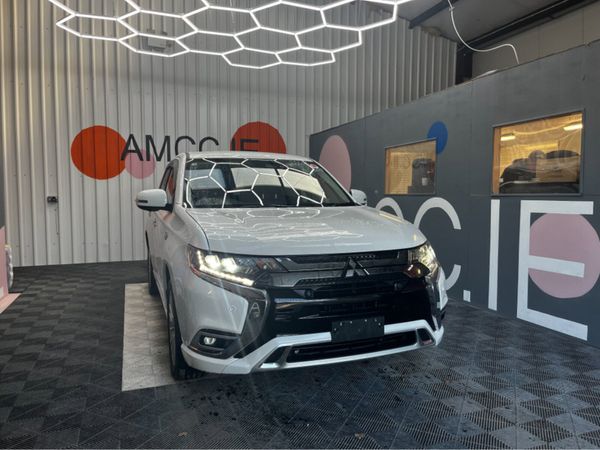 Mitsubishi Outlander SUV, Petrol Hybrid, 2018, White
