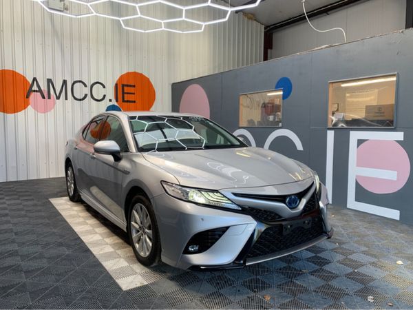 Toyota Camry Saloon, Petrol Hybrid, 2019, Silver