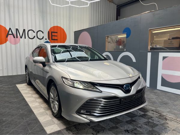Toyota Camry Saloon, Petrol Hybrid, 2019, Silver
