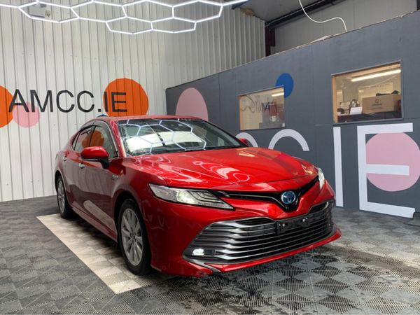 Toyota Camry Saloon, Petrol Hybrid, 2017, Red