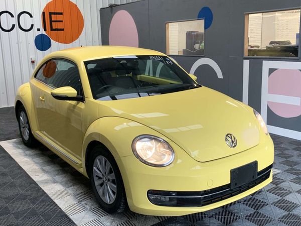 Volkswagen Beetle Hatchback, Petrol, 2013, Yellow