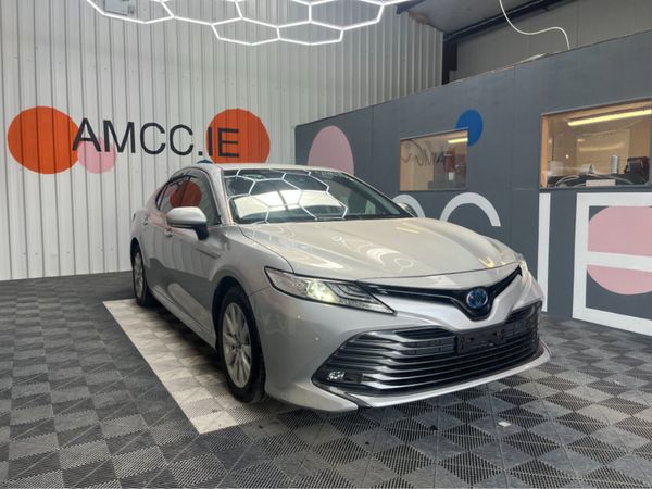 Toyota Camry Saloon, Petrol Hybrid, 2019, Silver