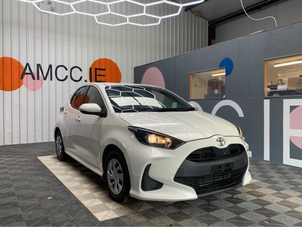 Toyota Yaris Hatchback, Petrol, 2020, White