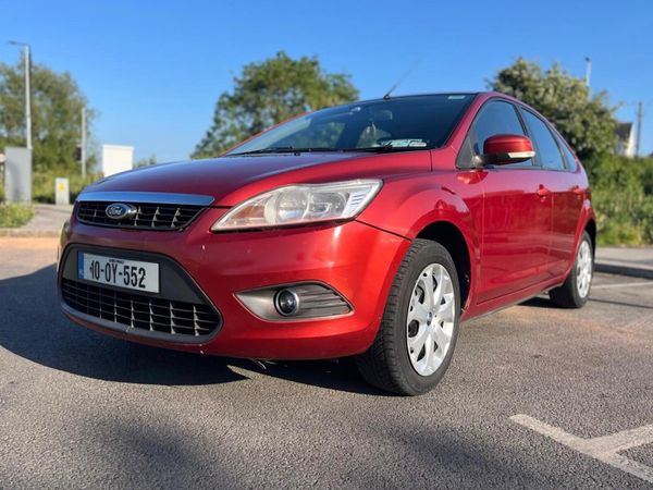 Ford Focus Hatchback, Petrol, 2010, Red