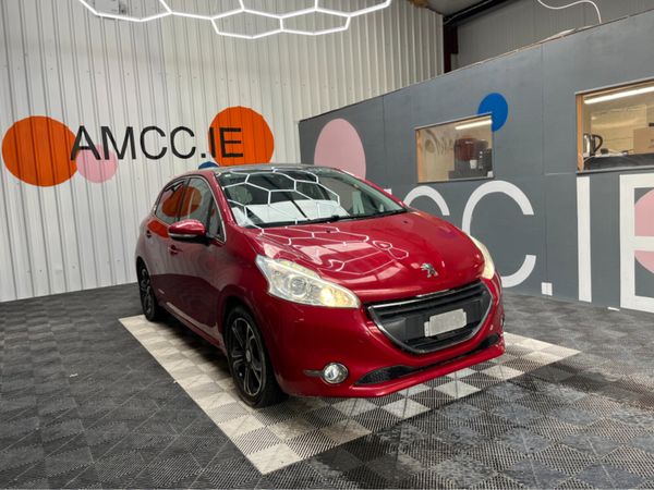 Peugeot 208 Hatchback, Petrol, 2014, Red
