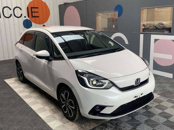 Honda Fit Hatchback, Petrol Hybrid, 2020, White